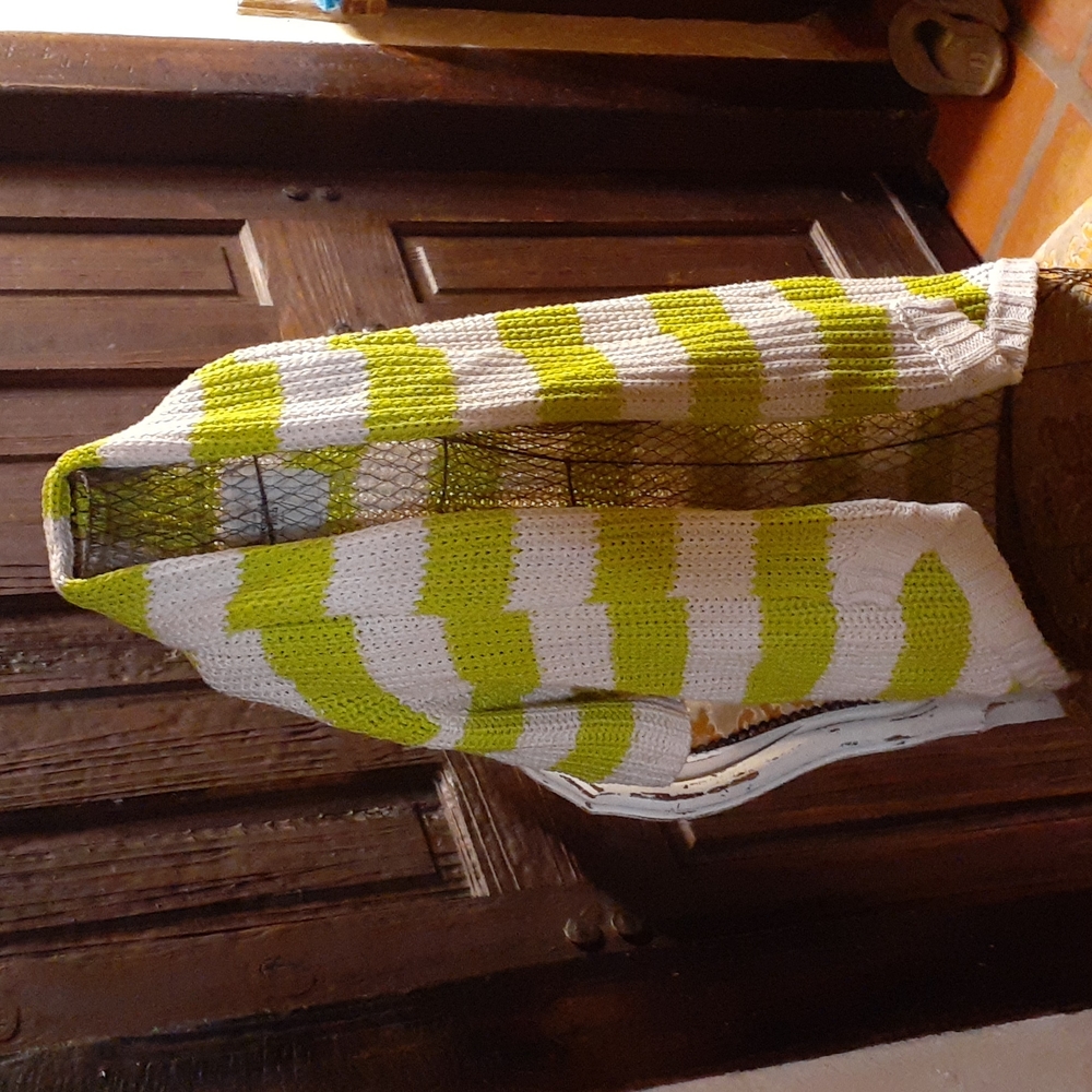 Abercrombie & Fitch Medium neon green knit cardigan